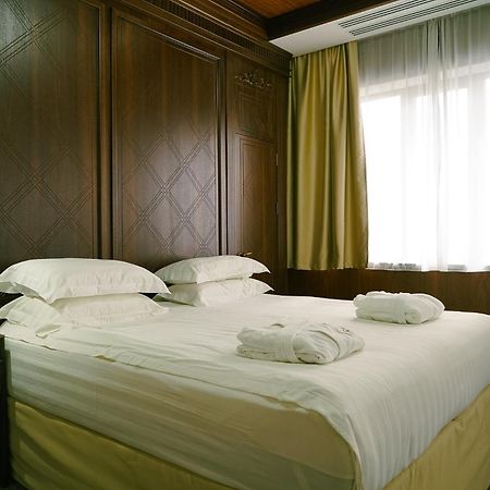 City Hotel Bisjkek Eksteriør bilde